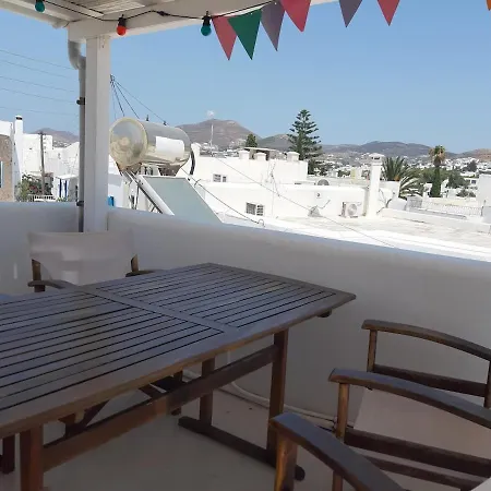 Maisonnette De Charme By Apartmentsparos Com Nyaraló