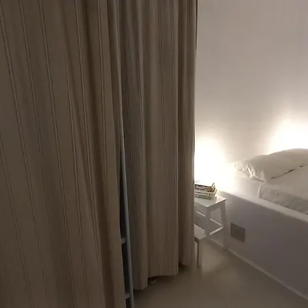 Maisonnette De Charme By Apartmentsparos Com Nyaraló