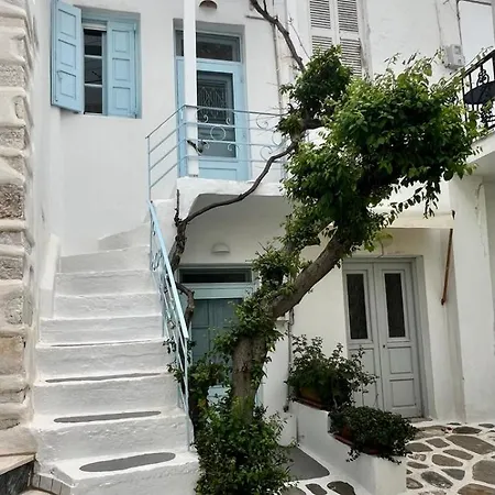Holiday home Maisonnette De Charme By Apartmentsparos Com