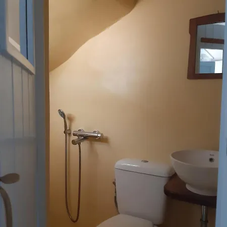 Maisonnette De Charme By Apartmentsparos Com